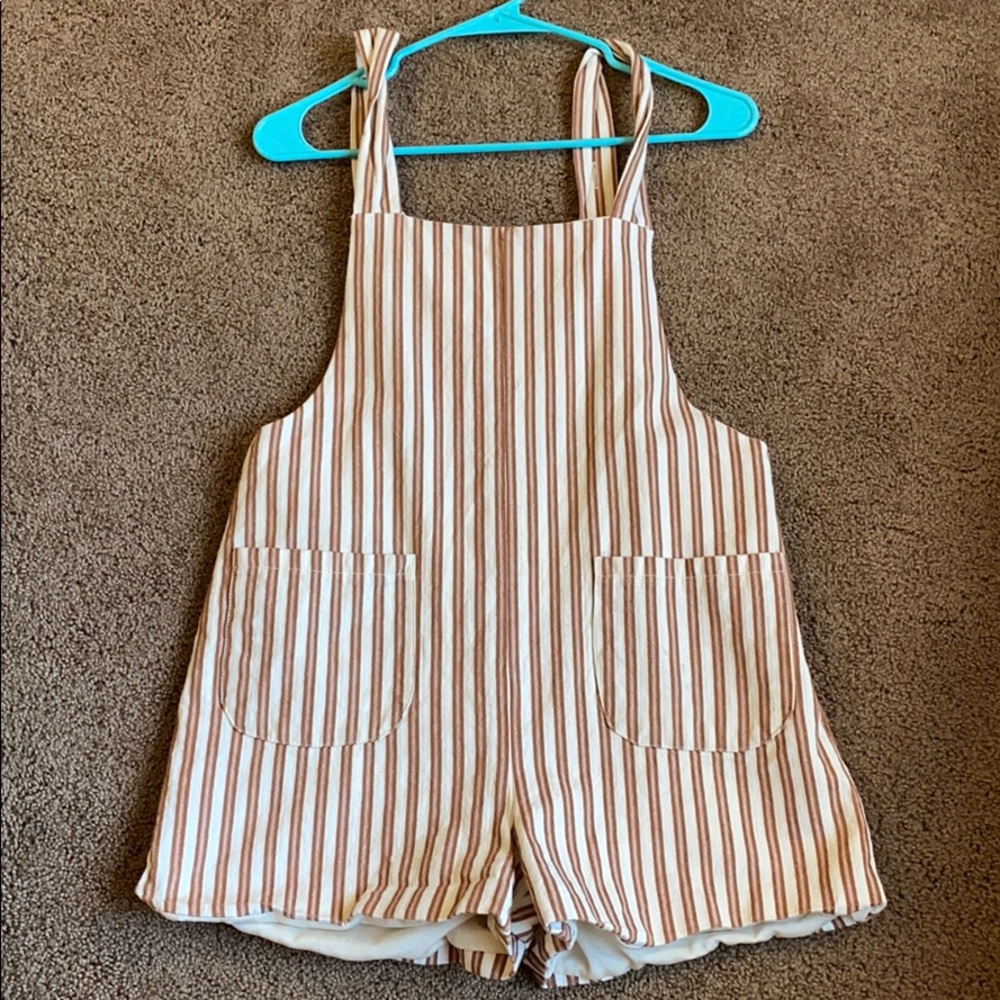 PERFECT MAHINA ROMBER W/ POCKETS!